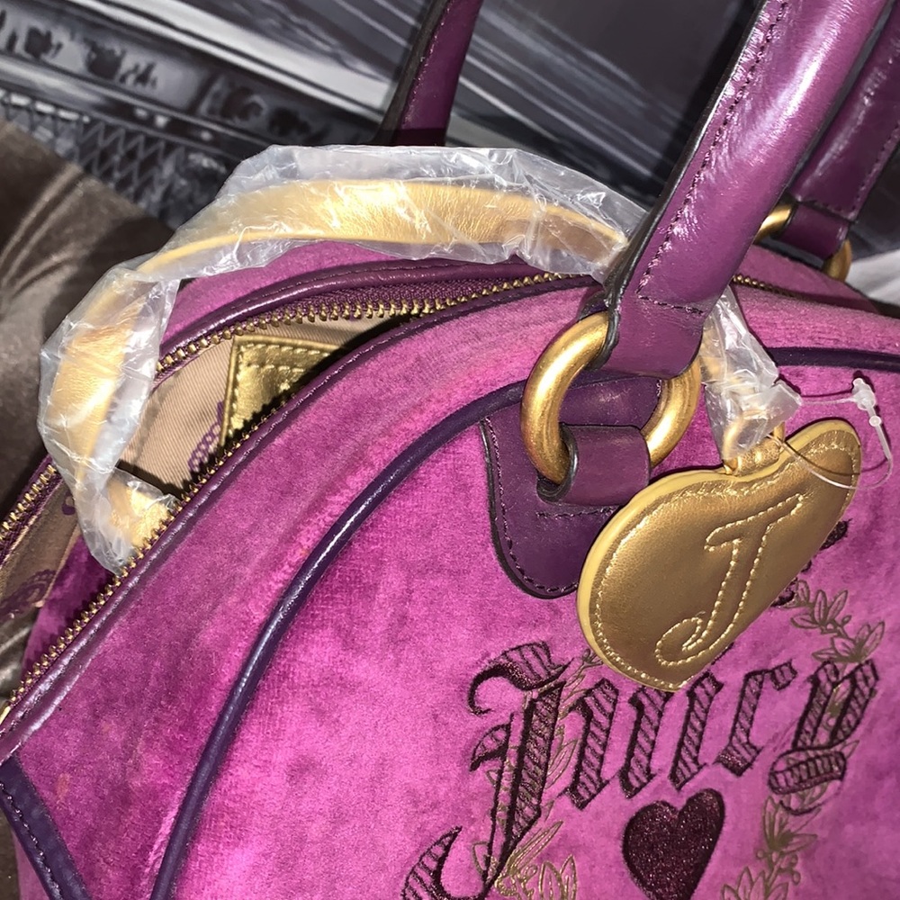 THIS!…Rare bowler bag in new condition 🥳🥳❌ - Picture 3 of 14